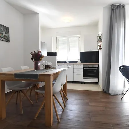 Apartmán Visnjik- Free Private Parking *