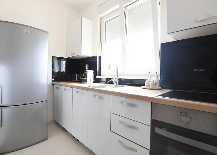 Visnjik- Free Private Parking Zadar